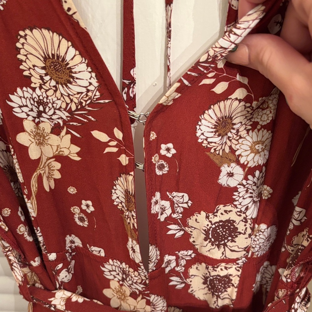 Chic Red Floral Maxi Jumper - Picture 3 of 4